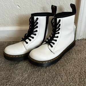 Girls Dr. Martin’s